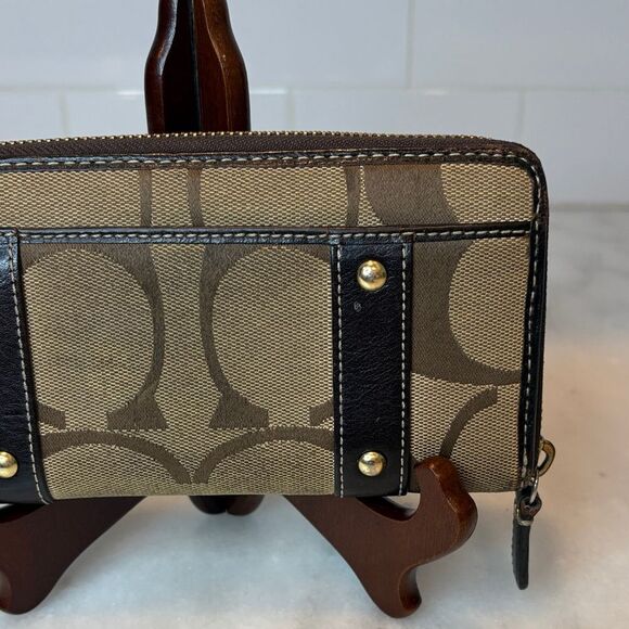 Coach Wallet RARE Zoe Brown Full Zip double Gold Buckles Multi Compartment - Picture 6 of 16
